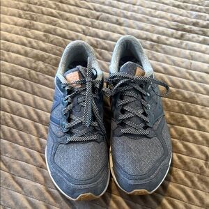 New balance women’s size 8